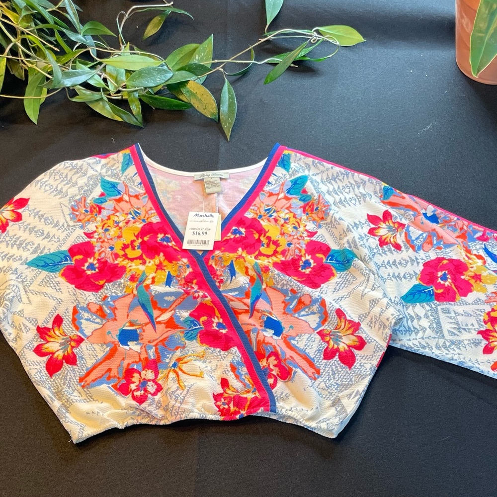 Floral mid sleeve crop top.  V-neck.